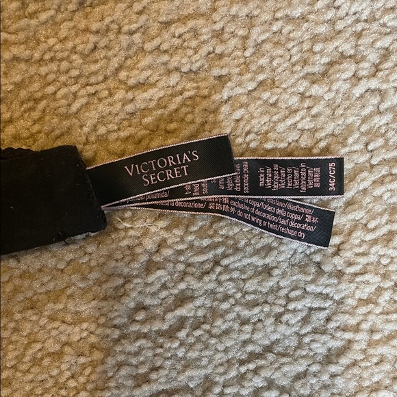 Victoria's Secret Black Mesh Detail Bralette - Picture 2 of 3